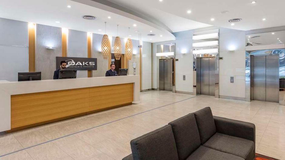Oaks Embassy Suites Lobby