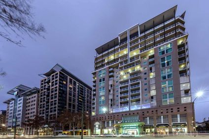 Oaks Embassy Suites
