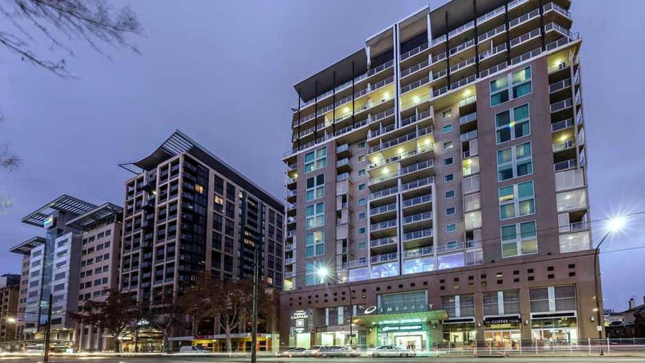 Oaks Embassy Suites Exterior