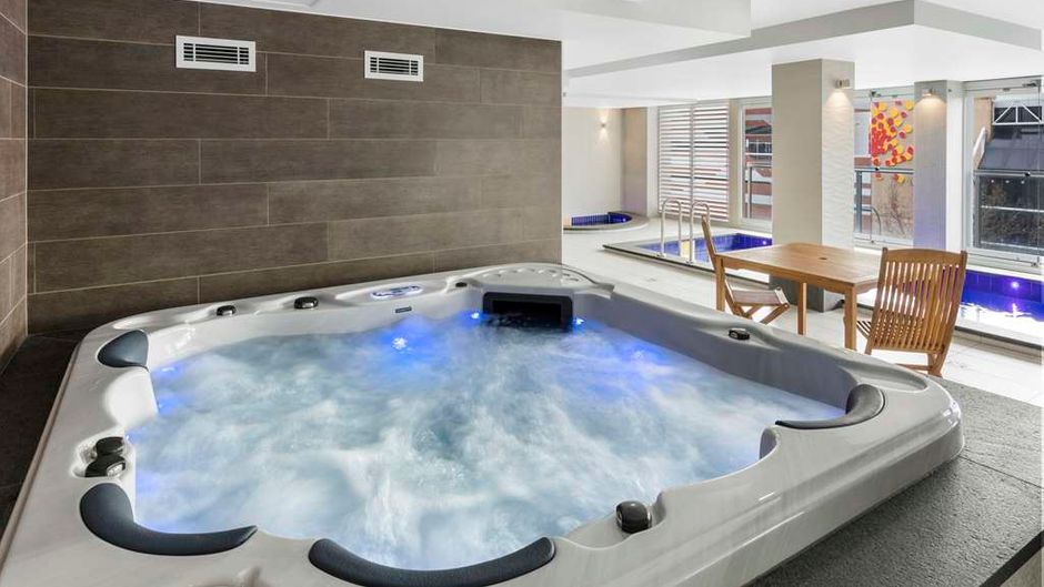 Oaks Embassy Suites Spa