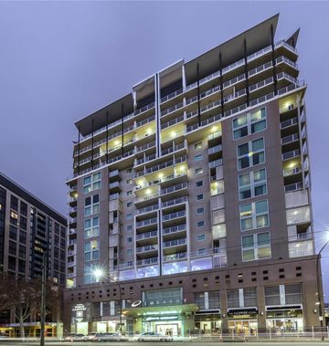 Oaks Embassy Suites