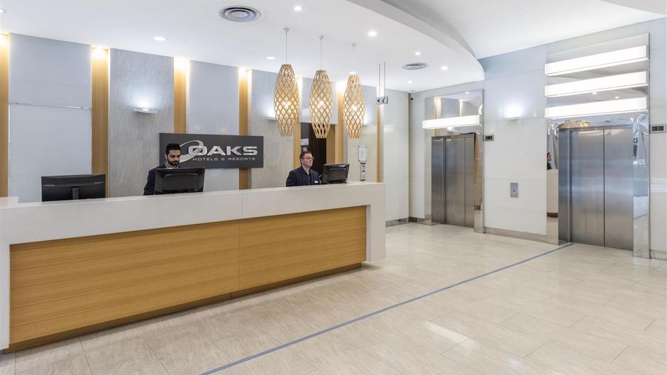 Oaks Embassy Suites Lobby