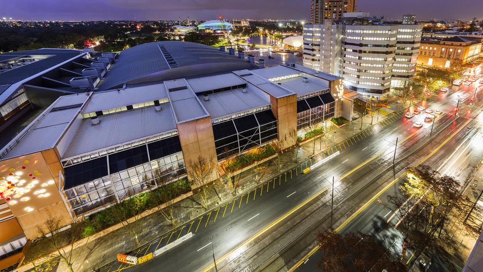 Oaks Embassy Suites Exterior