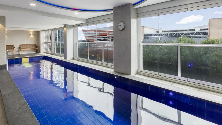Oaks Embassy Suites Pool