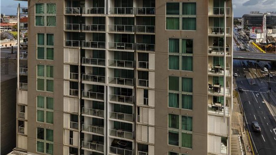 Oaks Horizons Suites Exterior