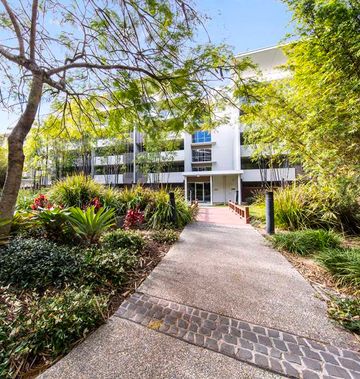 Oaks Brisbane Mews Suites