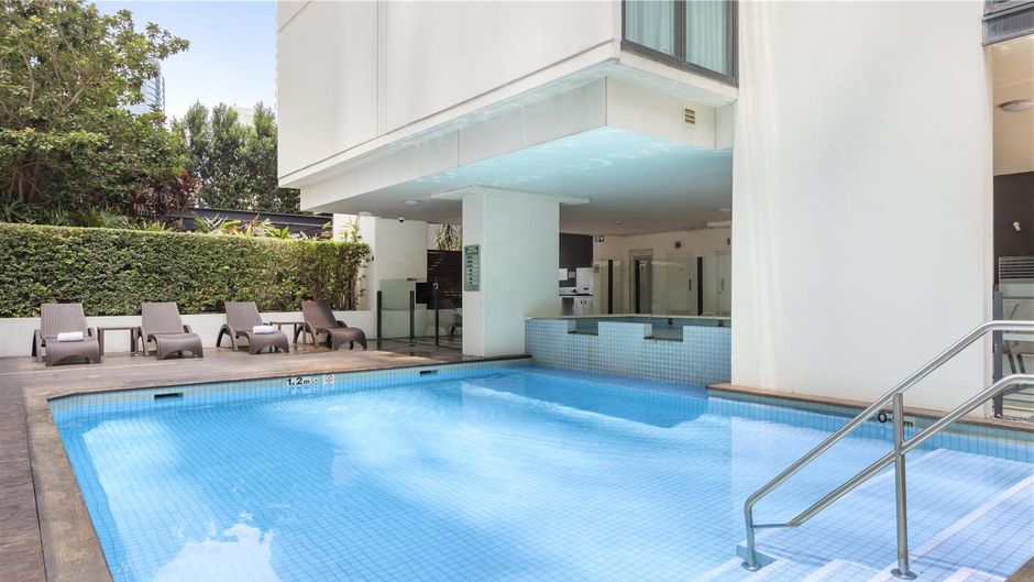 Oaks Brisbane Charlotte Suites Pool