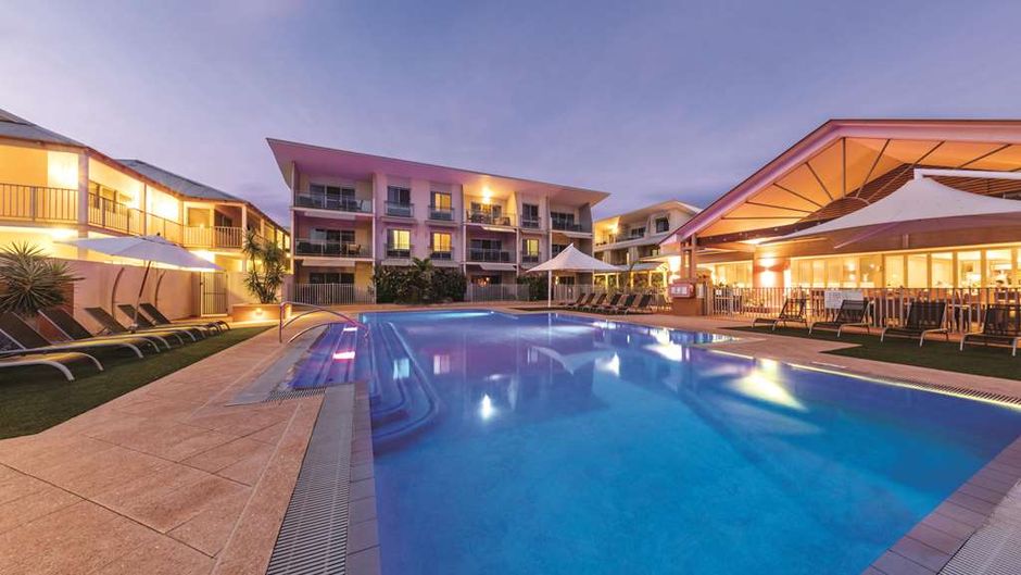Oaks Broome Pool