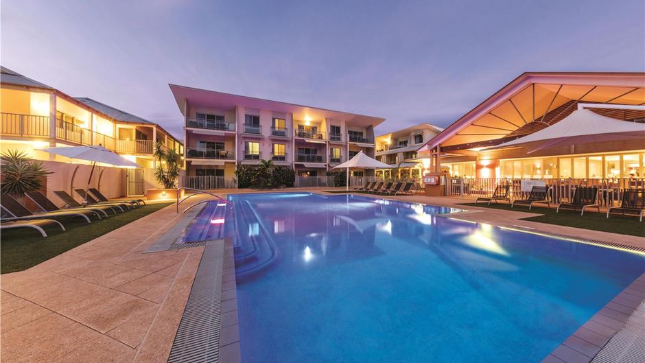 Oaks Broome Pool