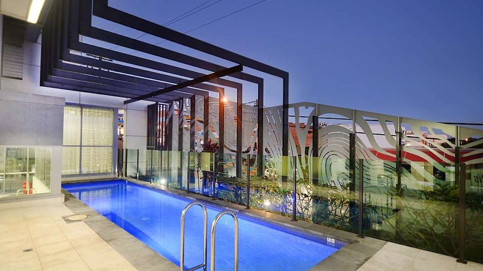 Oaks Gladstone Grand Hotel Pool