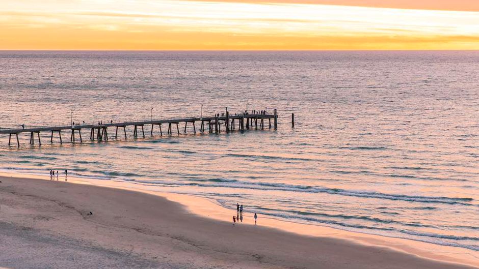 Oaks Glenelg Plaza Pier Suites Exterior