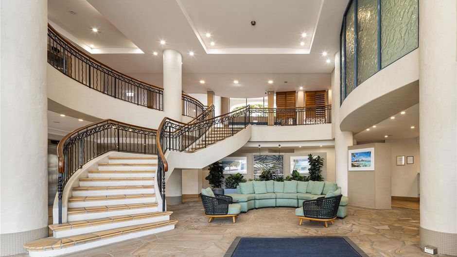 Oaks Gold Coast Calypso Plaza Suites Lobby