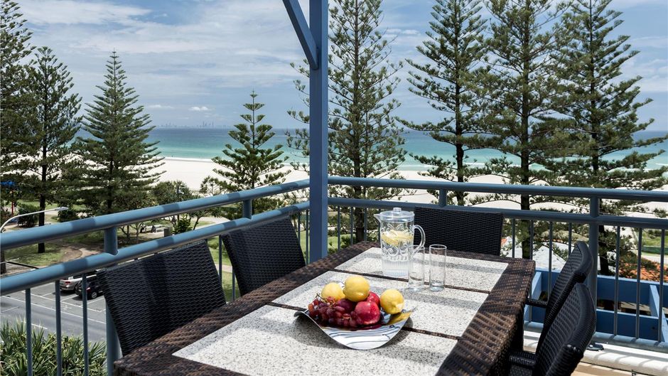 Oaks Gold Coast Calypso Plaza Suites Room