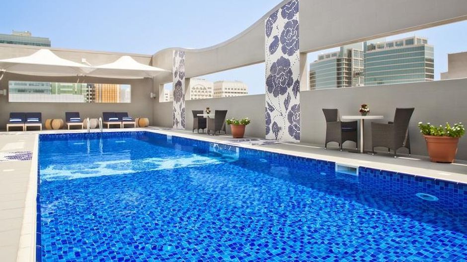 Oaks Liwa Executive Suites Pool