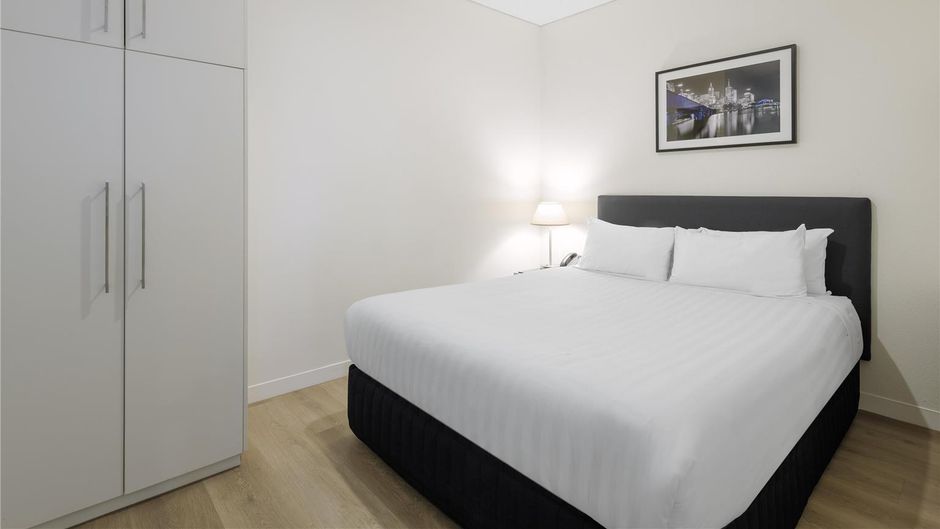 Oaks Melbourne on Collins Street Room