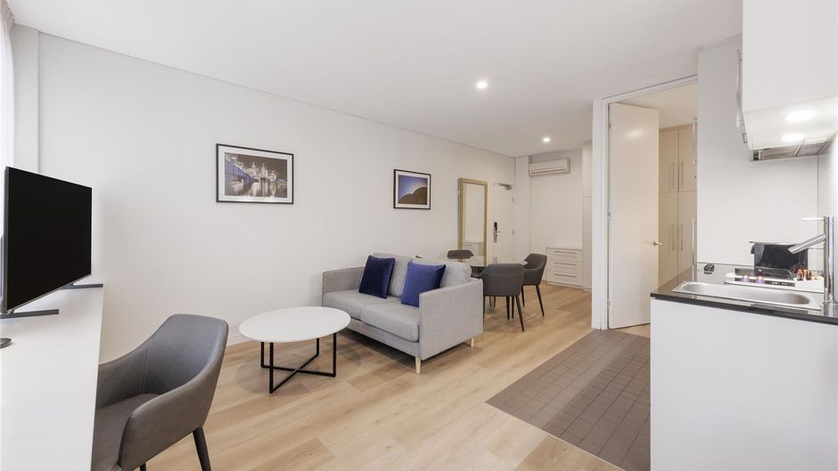 Oaks Melbourne on Collins Street Room