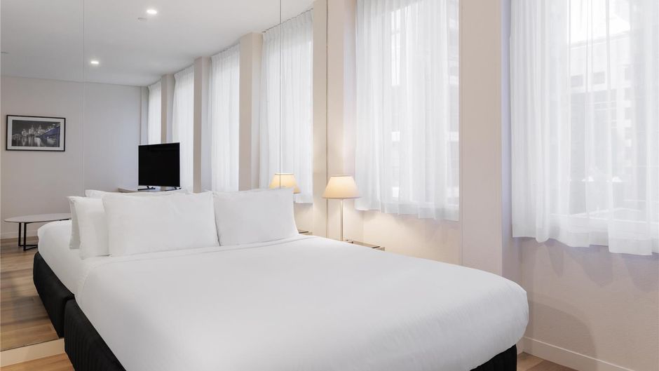 Oaks Melbourne on Collins Street Room