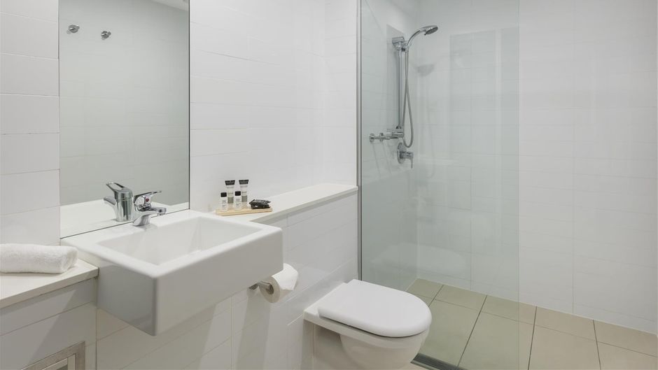 Oaks Nelson Bay Lure Suites Room