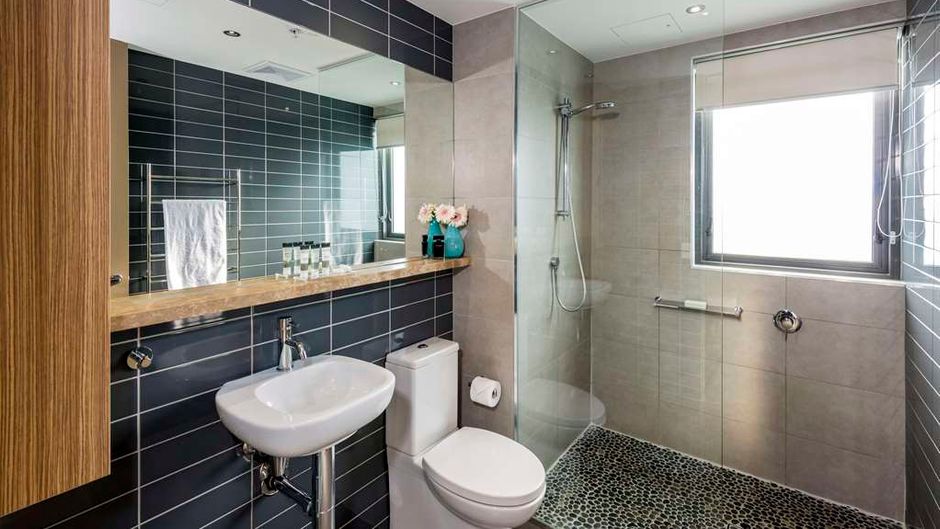 Oaks Redcliffe Mon Komo Suites Room