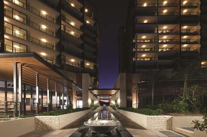 Oaks Redcliffe Mon Komo Suites