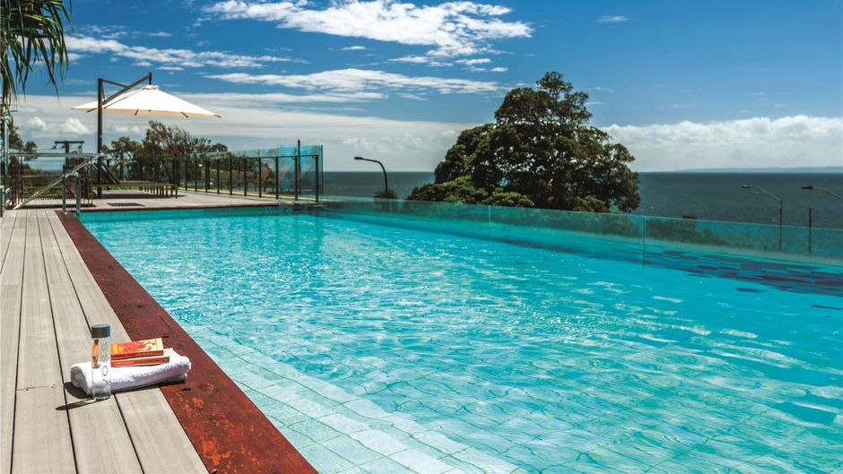 Oaks Redcliffe Mon Komo Suites Pool