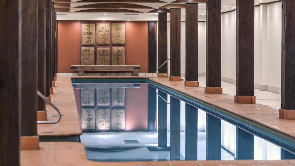Oaks Sydney Goldsbrough Suites Pool