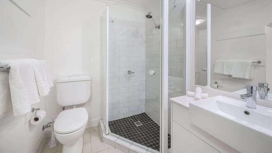 Oaks Sydney Goldsbrough Suites Room