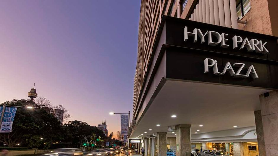 Oaks Sydney Hyde Park Suites Exterior