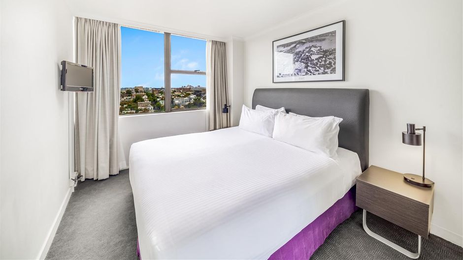 Oaks Sydney Hyde Park Suites Room