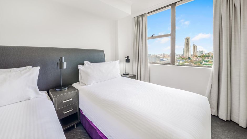 Oaks Sydney Hyde Park Suites Room