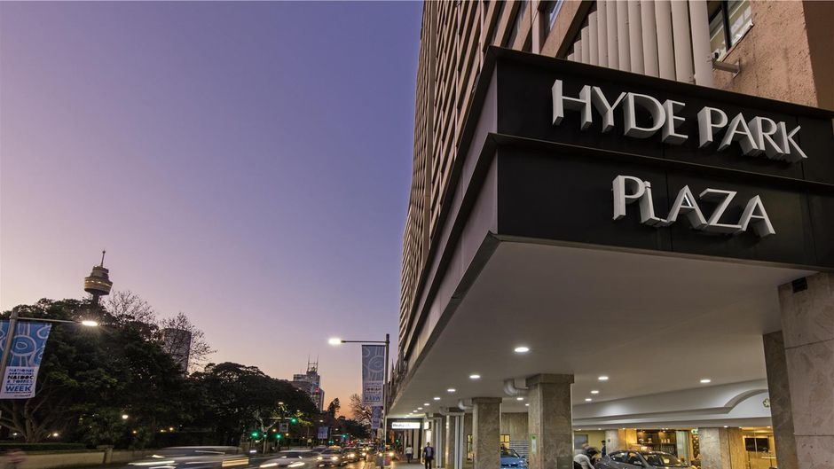 Oaks Sydney Hyde Park Suites Exterior