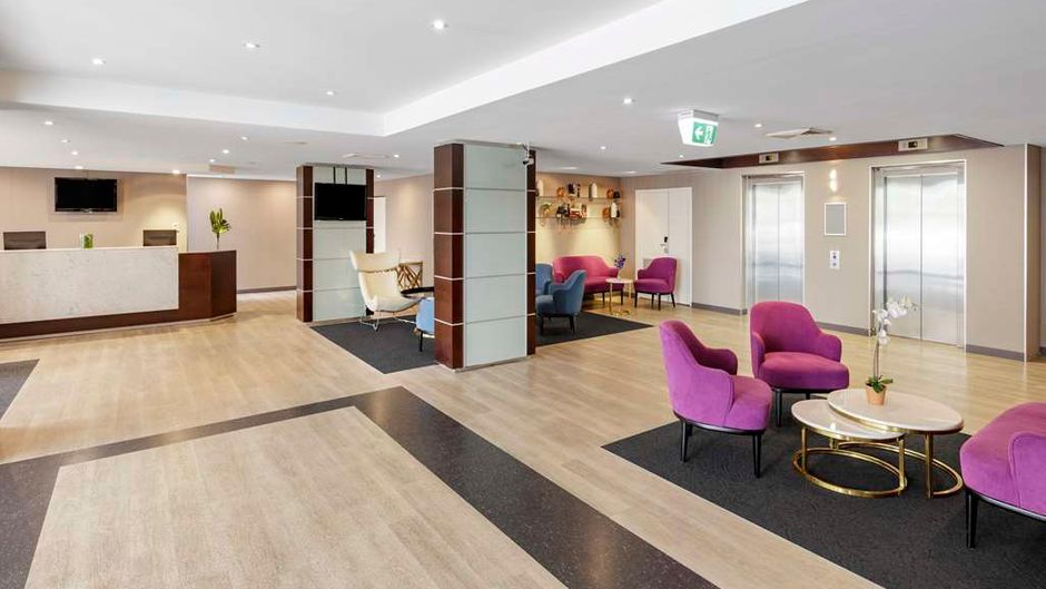 Oaks Sydney North Ryde Suites Lobby
