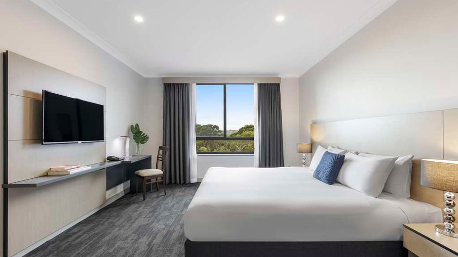Oaks Sydney North Ryde Suites Room