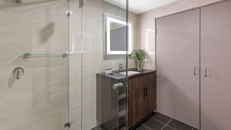Oaks Sydney North Ryde Suites Room