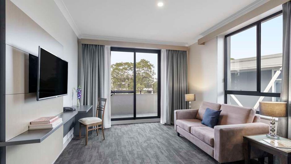 Oaks Sydney North Ryde Suites Room