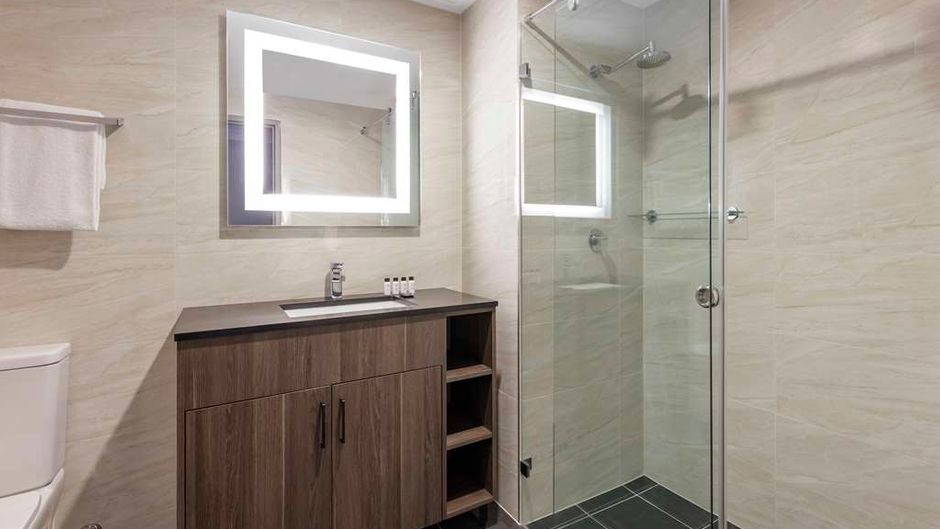 Oaks Sydney North Ryde Suites Room