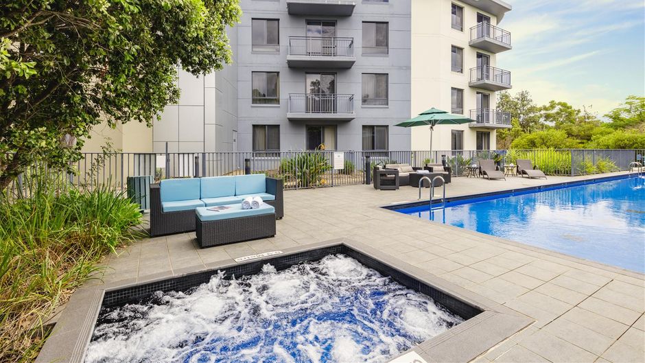 Oaks Sydney North Ryde Suites Pool