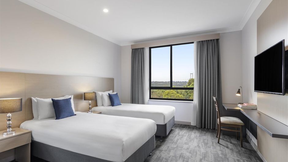 Oaks Sydney North Ryde Suites Room