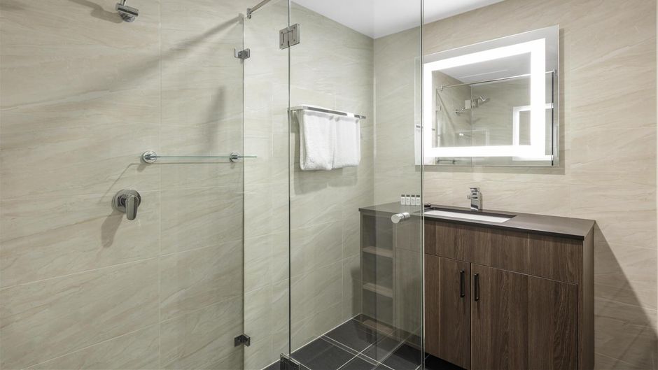 Oaks Sydney North Ryde Suites Room