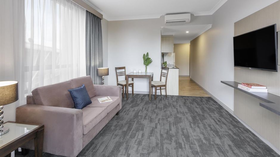 Oaks Sydney North Ryde Suites Room