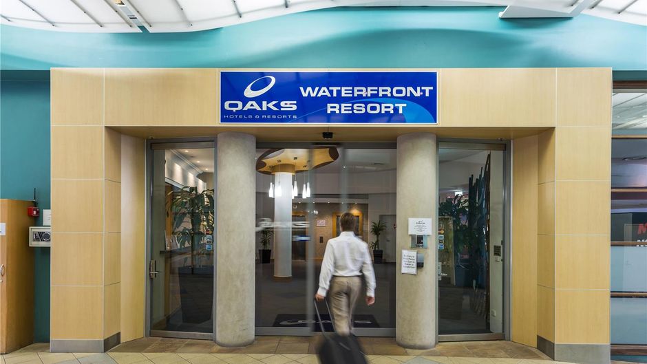 Oaks The Entrance Waterfront Suites Lobby