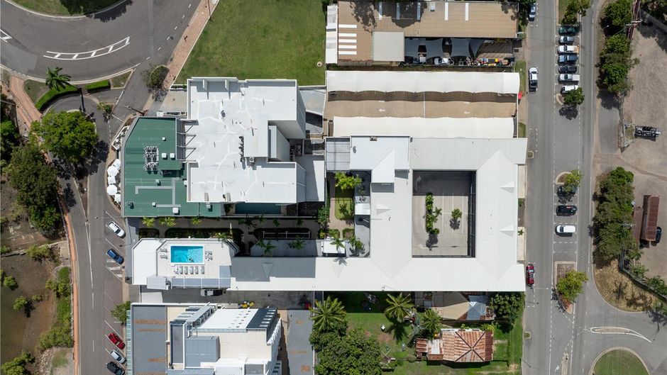 Oaks Townsville Metropole Hotel Exterior