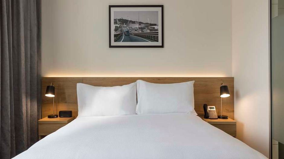 Oaks Wellington Hotel Room
