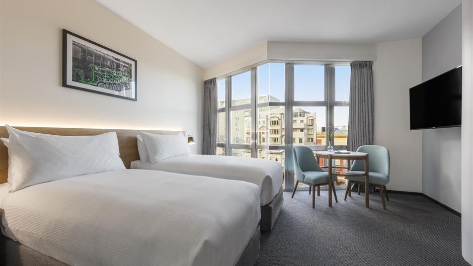 Oaks Wellington Hotel Room