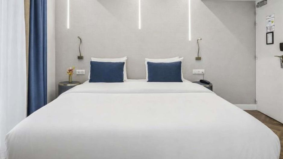 Mercure Paris Lafayette Room