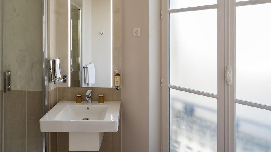 Mercure Paris Lafayette Room