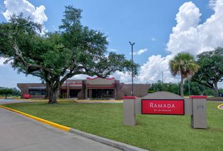 Ramada by Wyndham Diamondhead I-10