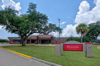 Ramada by Wyndham Diamondhead I-10
