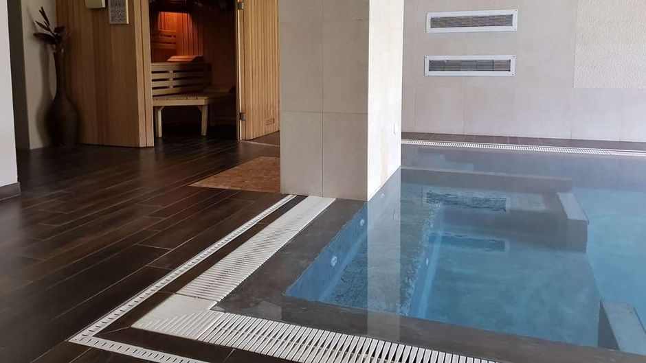 Charme Hotel Audincourt Pool