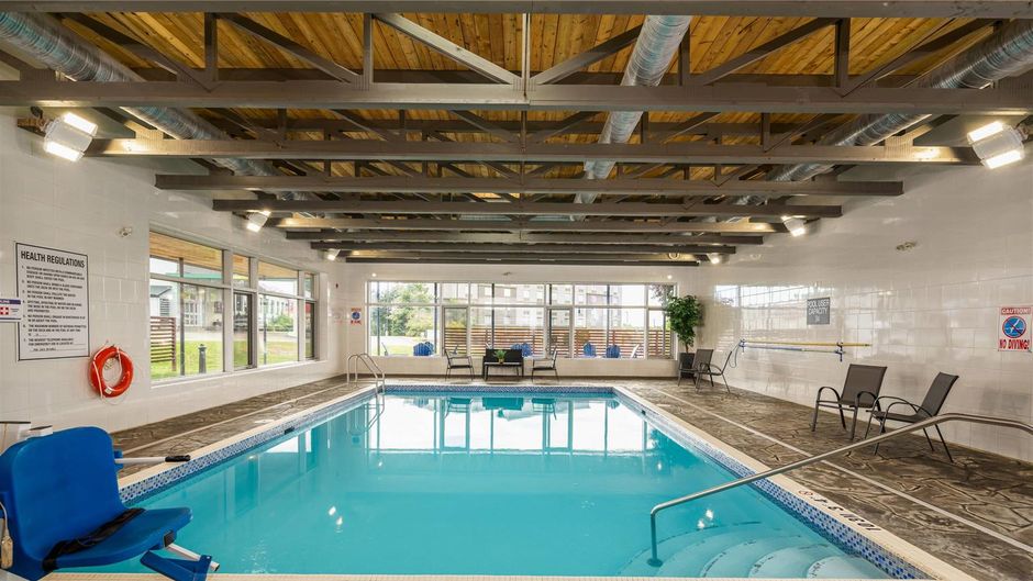 Quality Inn & Conference Centre Kingston Pool